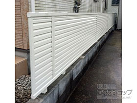 のフェンス・柵 ミエーネフェンス 目隠しルーバータイプ 自由柱施工 施工例