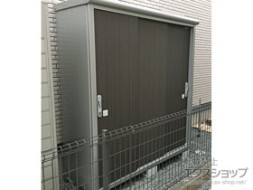 の物置・屋外倉庫 エスモ 一般型 1797×650×1959（ESE-1806A） ESE-1806A-DW 施工例