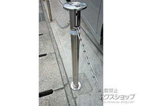 のカーゲート スペースガード（車止め）F48型 埋込式 キー付き オプションポール（取替用） 施工例