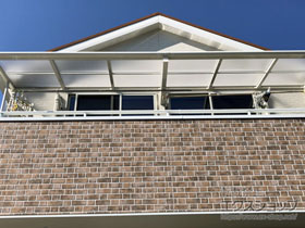 のバルコニー・ベランダ屋根 ヴェクターテラス F型 ルーフタイプ 連棟 積雪〜20cm対応 施工例