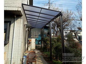 YKKAPのテラス屋根 ヴェクターテラス F型 テラスタイプ 三連棟 積雪～20cm対応 施工例