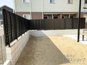 のフェンス・柵 シンプレオフェンス13型 ルーバー 自由柱施工 施工例