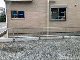 のフェンス・柵 シンプレオフェンスM2型 縦井桁メッシュ 自由柱施工 施工例