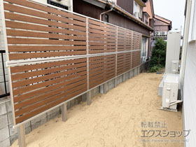 のフェンス・柵 ルシアスフェンス F04型 3段支柱 自立建て用（パネル2段） 施工例