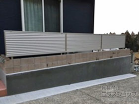 のフェンス・柵 ミエーネフェンス 目隠しルーバータイプ 自由柱施工 施工例