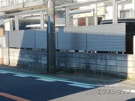 のフェンス・柵 ミエーネフェンス 目隠しルーバータイプ 自由柱施工 施工例