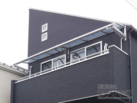 のバルコニー・ベランダ屋根 スピーネ R型 ルーフタイプ 連棟 積雪〜20cm対応 施工例