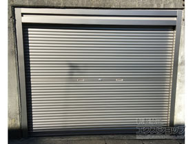 のガレージシャッター ガレージシャッタークワトロ 手動式 内部付タイプ 施工例