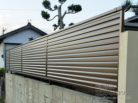 のフェンス・柵 ミエーネフェンス 目隠しルーバータイプ 自由柱施工 施工例