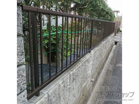 のフェンス・柵 ミエッタフェンス 防犯たて格子タイプ　自由柱施工 施工例