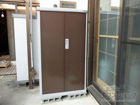 の物置・屋外倉庫 アイビーストッカー 900×755×1603（BJX-097D） BJX-097D-TB 施工例