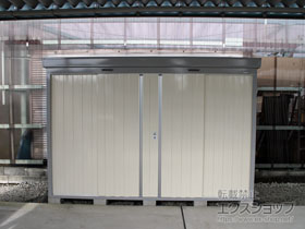 の物置・屋外倉庫 ネクスタ 一般型 3050×950×2020（NXN-29S） NXN-29S-FW 施工例
