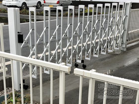 のカーゲート トリップゲートII 1型 シンプル ノンレール 片開き 36S 施工例