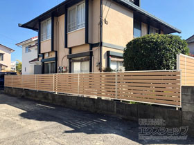 のフェンス・柵 ルシアスフェンスF04型 横板 木目カラー 自由柱施工 施工例