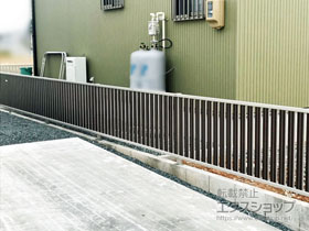 のフェンス・柵 ルシアスフェンスF03型 たて半目隠し 木調カラー 自由柱施工 施工例