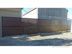 のフェンス・柵 モクアルフェンス 横板タイプ 2段支柱 自立建て用（パネル2段） 施工例