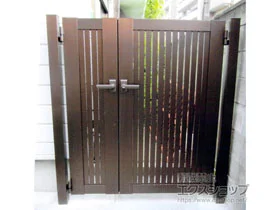 YKKAPの門扉 シンプレオ門扉4型 縦太格子 両開き親子 門柱使用 施工例