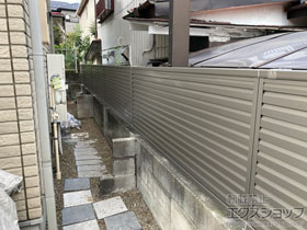 のサイクルポート・駐輪場 ミエーネフェンス 目隠しルーバータイプ 自由柱施工 施工例