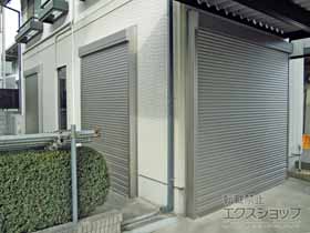 のガレージシャッター ガレージシャッタークワトロ 電動式 外部付タイプ 施工例