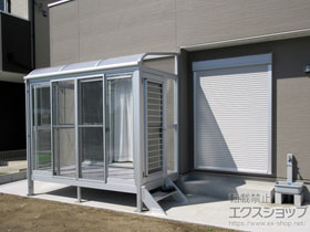 のテラス囲い・サンルーム サニージュR型 床納まり（ランマなし）積雪20cm対応 寸法(間口×出幅)=間口 関東間1.5間（2,730ｍｍ）×出幅5尺（1,485ｍｍ） 施工例