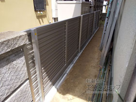 のフェンス・柵 ミエーネフェンス 目隠しルーバータイプ 自由柱施工 施工例