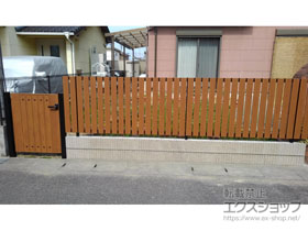のフェンス・柵 ルシアスフェンスH01型 たて板格子 木調カラー 自由柱施工 施工例
