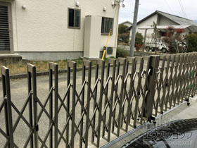 のカーゲート アルシャインII M型 Aタイプ センターレール 両開き 680W 施工例