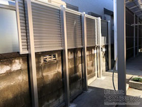 のフェンス・柵 ミエーネフェンス 目隠しルーバータイプ 2・3段支柱 自立建て用(パネル1段) 施工例