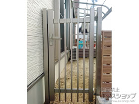 の門扉 アーキカットAタイプ 片開き　埋込施工用柱使用 施工例