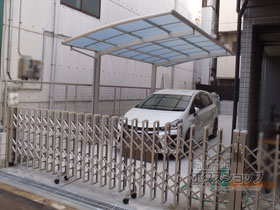 のカーゲート レイオス2型 ノンレール 両開き 44-44W 施工例