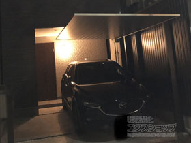 のバルコニー・ベランダ屋根 ソラリア F型 屋根タイプ 単体 積雪〜20cm対応＋ 吊り下げ式固定物干し 標準 2本入り×1セット 施工例