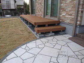 YKKAPのウッドデッキ リウッドデッキ 200＋ リウッドデッキ200 段床セット 両側面１段 施工例