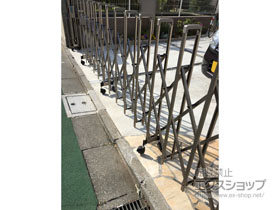 のカーゲート トリップゲート RB型 ノンレール 両開き親子 54ＷＯ(13S+41M) 施工例