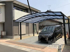 LIXIL(リクシル)のカーポート ネスカR (ラウンドスタイル) ワイド 積雪～20cm対応 施工例