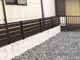 のフェンス・柵 モクアルフェンス 横板タイプ 自由柱施工 施工例