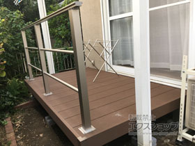 のウッドデッキ リウッドデッキ 200＋ ルシアスデッキフェンスB03型＜横格子2本タイプ＞ 施工例