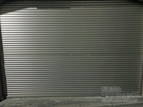 のガレージシャッター ガレージシャッタークワトロ 手動式 内部付タイプ 施工例