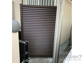 のフェンス・柵 ルシアススクリーンフェンスR02型 ルーバー 間仕切柱 施工例