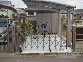 のカーゲート トリップゲート RA型 ノンレール 片開き 27S 施工例