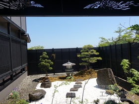 のフェンス・柵 e-バンブーユニット みす垣 間仕切柱 施工例