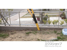 のフェンス・柵 シンプレオフェンスM2型 縦井桁メッシュ 自由柱施工 施工例