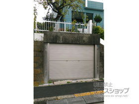 のガレージシャッター ガレージシャッタークワトロ 手動式 内部付タイプ 施工例