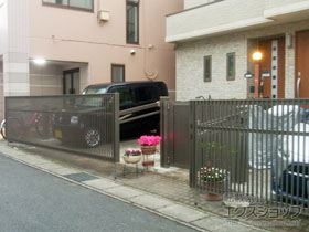 の門扉 ライシス門扉 2型 細たて桟 両開き 柱使用 施工例