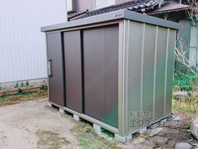 の物置・屋外倉庫 エスケーエイト SK8S-130 多雪型 2600×1600×1940 SK8S-130-GK 施工例