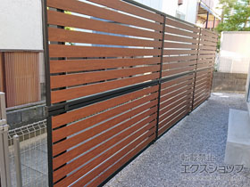 のフェンス・柵 モクアルフェンス 横板タイプ 2段支柱 自立建て用(パネル2段) 施工例