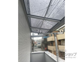 のバルコニー・ベランダ屋根 スピーネ F型 ルーフタイプ 連棟 積雪〜20cm対応 施工例