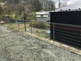 のフェンス・柵 ハイグリッドフェンスUF8型 フリーポールタイプ 施工例