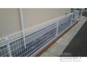 のフェンス・柵 メッシュフェンス G10-R 自由柱 施工例