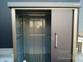 の物置・屋外倉庫 エスケーエイト SK8-70 一般型 1800×1200×1940 SK8-70-GK 施工例