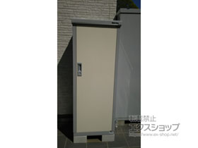 の物置・屋外倉庫 アイビーストッカー 600×515×1603（BJX-065D） BJX-065D-FW 施工例